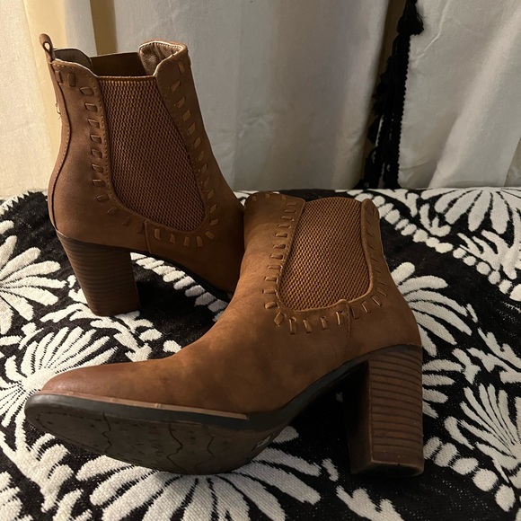 Brown Ankle Boots - Picture 3 of 4